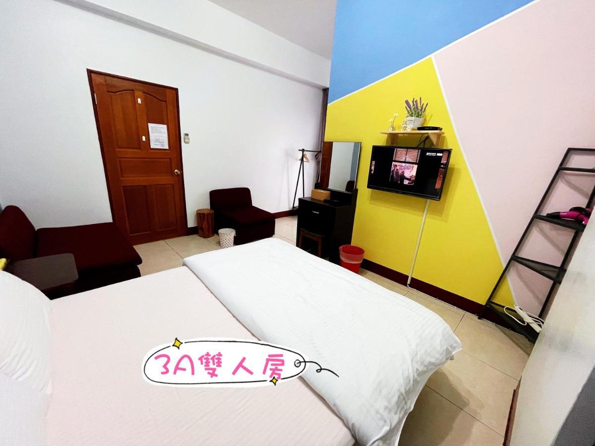 Appartement A Lot Of Music And Breakfast à T'ai-tung Extérieur photo