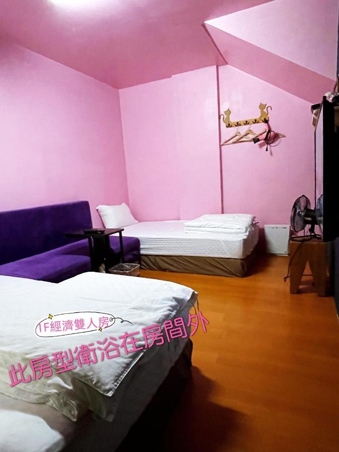 Appartement A Lot Of Music And Breakfast à T'ai-tung Extérieur photo